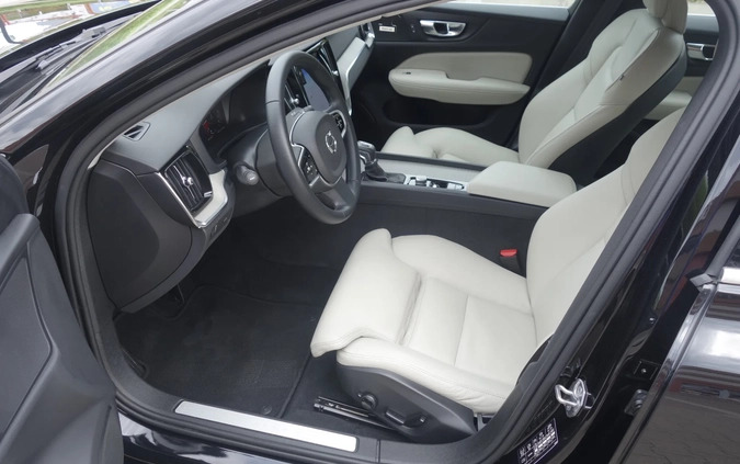 Volvo S60 cena 134900 przebieg: 54000, rok produkcji 2020 z Książ Wielkopolski małe 529